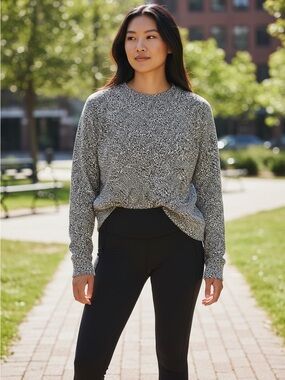 Athleta Relaxed Crewneck Women's Sweater in Heather Gray